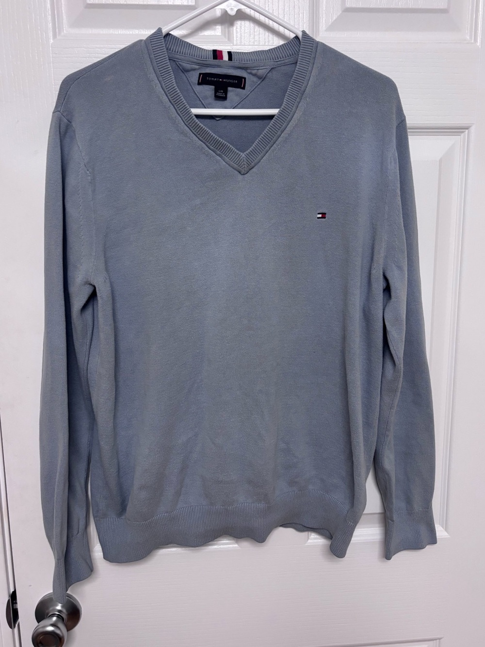 Tommy Hilfiger Men’s Light Blue/ Grey-Neck Sweater